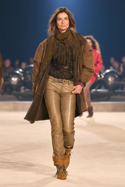Look 24